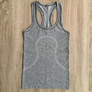 Lululemon Swiftly Tech Racerback Black/White sz 2